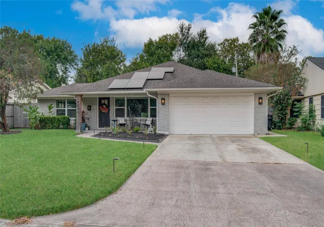 Photo 1 of Single family home for sale at 4846 Creekbend Dr, Houston, TX 77035 | MLS# 91912360 | Listing updated on 2026-08-26
