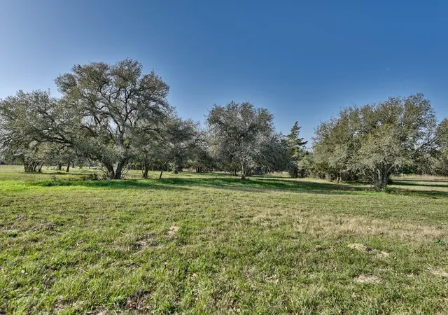 Homes for sale in Hallettsville, TX | 225 Private Road 4007, Hallettsville, TX 77964 | MLS# 48392333