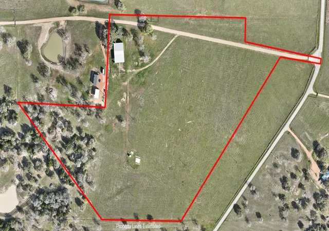 Homes for sale in Hallettsville, TX | 225 Private Road 4007, Hallettsville, TX 77964 | MLS# 48392333