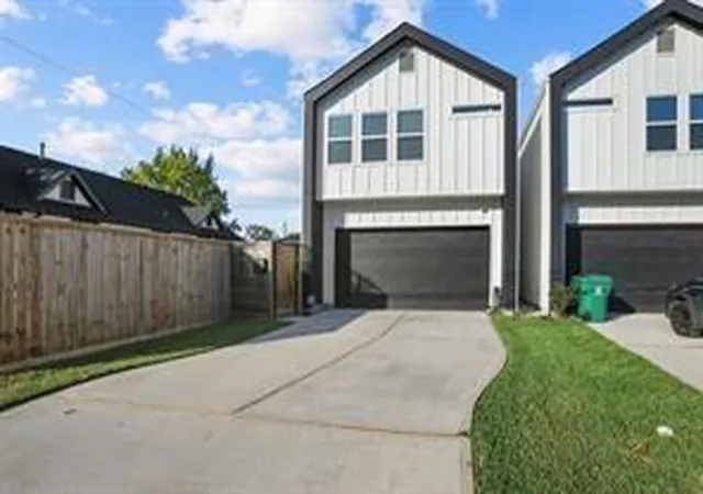 1st image of 5317 Jefferson St, Houston, TX 77023 | MLS# 93973936