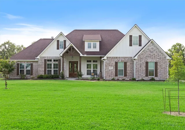 1st image of 32019 Bayou Bnd, Richwood, TX 77531 | MLS# 94342076