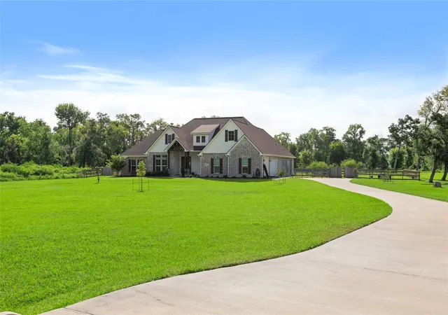 2nd image of 32019 Bayou Bnd, Richwood, TX 77531 | MLS# 94342076