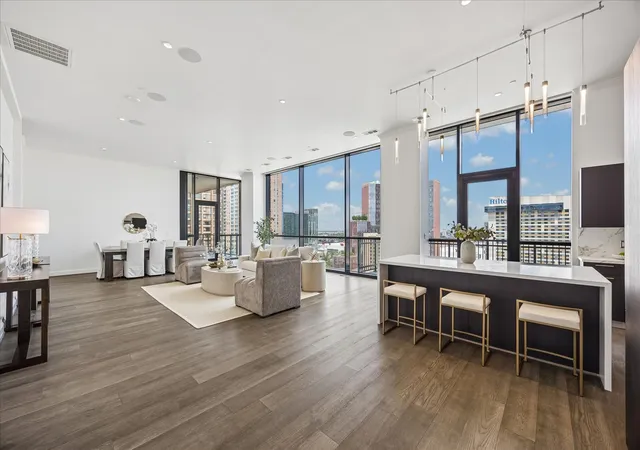 Photo 2 of Condo for sale at 1211 Caroline St #1901, Houston, TX 77002 | MLS# 53760753 | Listing updated on 2026-09-15