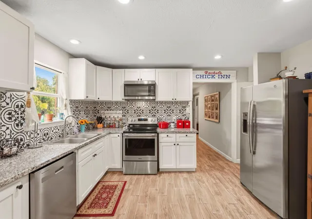 Photo 3 of Single family home for sale at 708 County Rd #691, West Columbia, TX 77486 | MLS# 57280638 | Listing updated on 2026-09-13