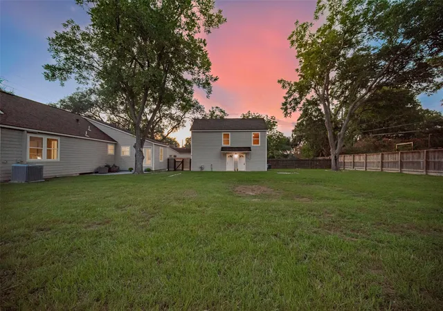 Homes for sale in Sealy, TX | 723 N Meyer St, Sealy, TX 77474 | MLS# 17947791