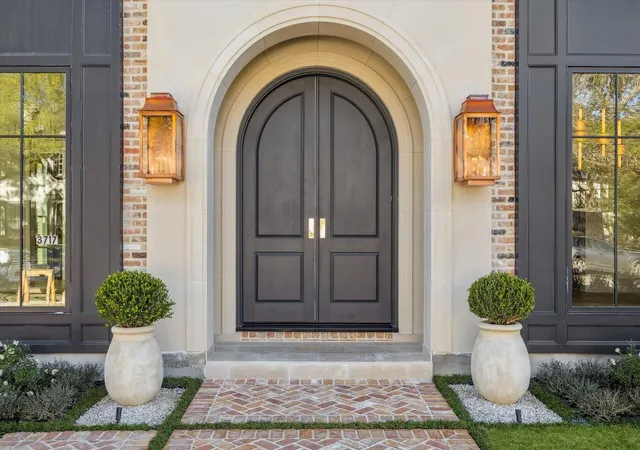 2nd image of 3717 Chevy Chase Dr, Houston, TX 77019 | MLS# 59013863