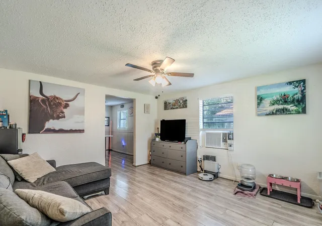 3rd image of 414 Jackson Ave, Bacliff, TX 77518 | MLS# 79021586