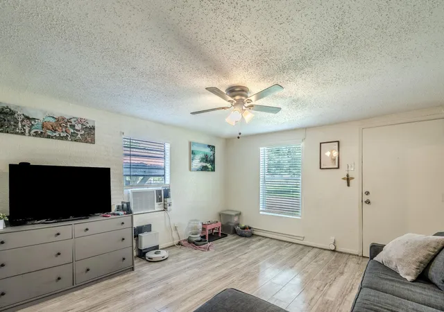 4th image of 414 Jackson Ave, Bacliff, TX 77518 | MLS# 79021586
