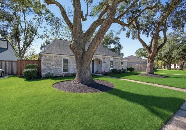 Photo 2 of Sale Pending at 15715 Laurel Hts Dr, Houston, TX 77084 | MLS# 19904443 | Listing updated on 2026-09-02