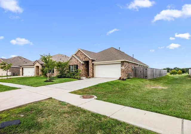 2nd image of 9802 Highland Harvest Dr, Baytown, TX 77521 | MLS# 27482466