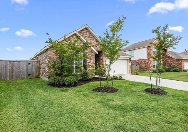 3rd image of 9802 Highland Harvest Dr, Baytown, TX 77521 | MLS# 27482466
