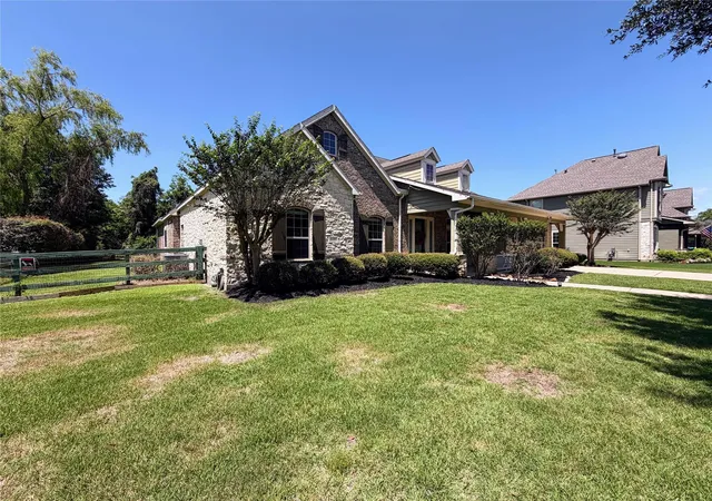 Photo 4 of Single family home for sale at 5119 Water Oak Crescent, Fulshear, TX 77441 | MLS# 90152303 | Listing updated on 2026-08-06