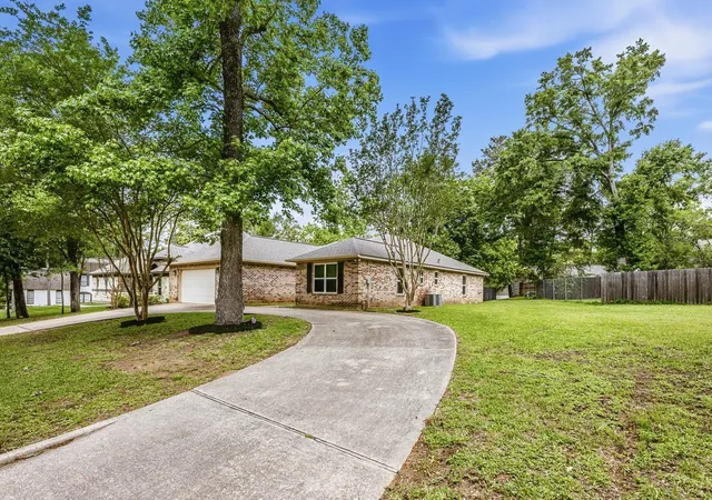 2nd image of 310 Augusta Dr, Huntsville, TX 77340 | MLS# 33507184