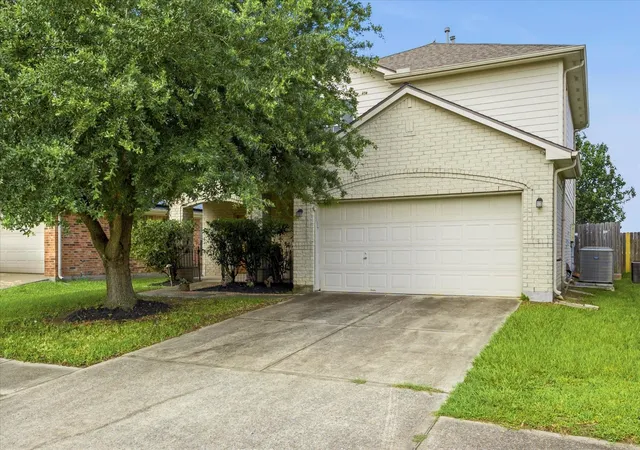 Photo 2 of Sale Pending at 7910 Albatross Rd, Baytown, TX 77523 | MLS# 19805550 | Listing updated on 2026-09-18