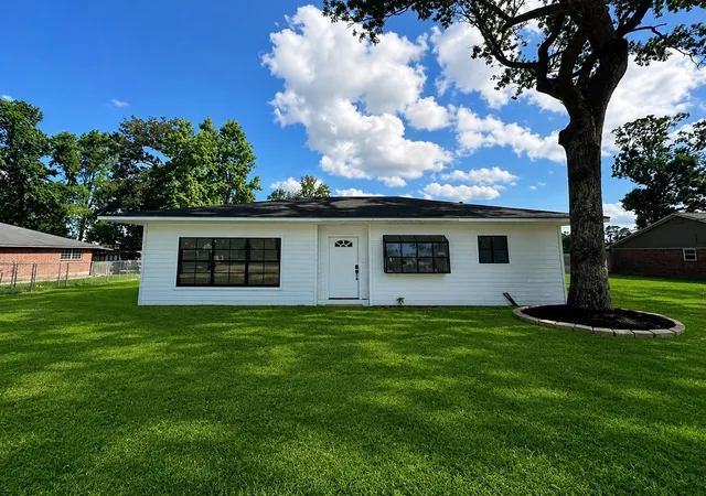 Photo 2 of Single family home for sale at 23718 E Webb Rd, Porter, TX 77365 | MLS# 96893144 | Listing updated on 2026-06-11