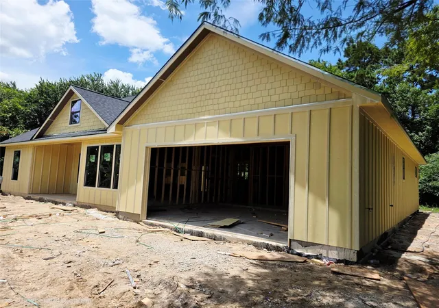 Photo 3 of Single family home for sale at 126 Antelope Dr, Crosby, TX 77532 | MLS# 97704307 | Listing updated on 2026-08-17