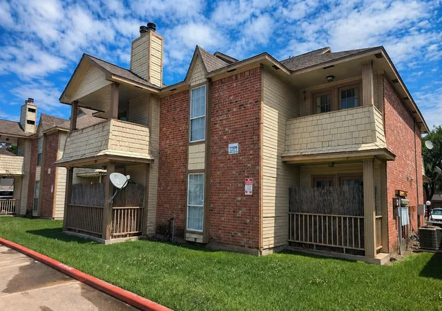1st image of 11506 Meadow Ln #4, Stafford, TX 77477 | MLS# 6230657