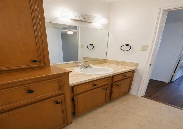 2nd image of 11506 Mdw Ln, Stafford, TX 77477