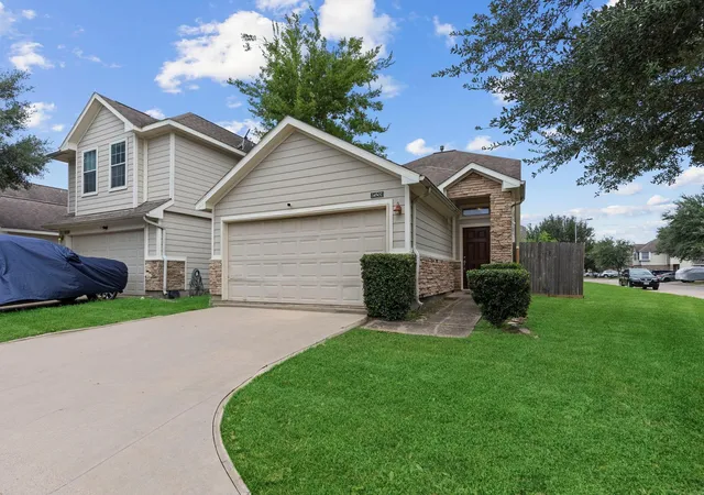 Photo 3 of Single family home for sale at 14502 Windmill Meadows Ct, Houston, TX 77082 | MLS# 33296904 | Listing updated on 2026-08-28