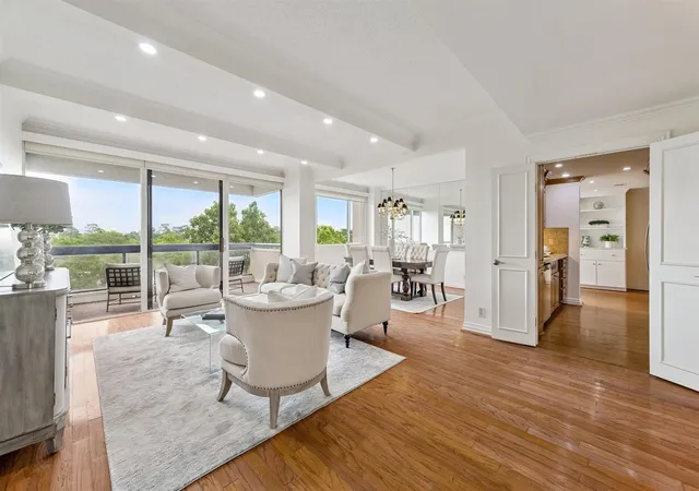 1st image of 49 Briar Hollow Ln #504, Houston, TX 77027 | MLS# 21253050