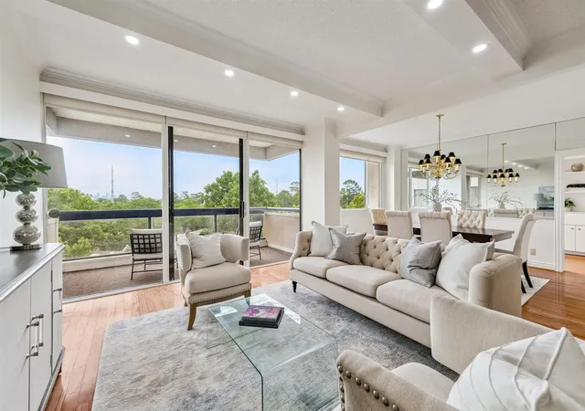 2nd image of 49 Briar Hollow Ln #504, Houston, TX 77027 | MLS# 21253050
