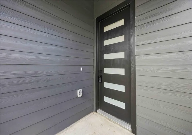 3rd image of 3324 Francis Ct, Houston, TX 77004