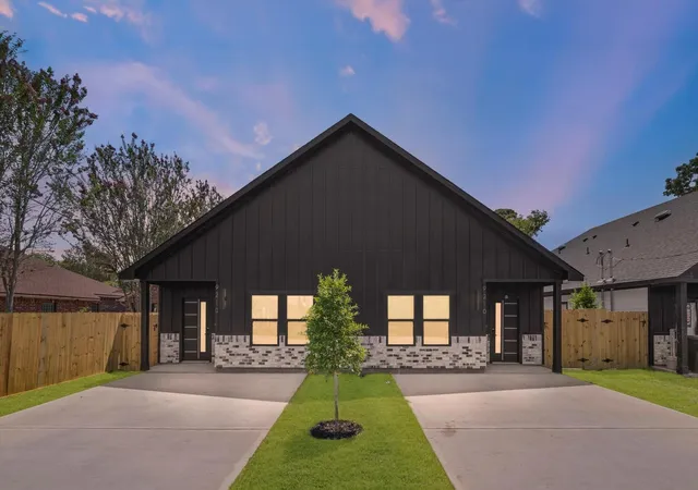 Photo 3 of Multi family home for sale at 9208 Caddo Rd, Houston, TX 77078 | MLS# 58968263 | Listing updated on 2026-09-16