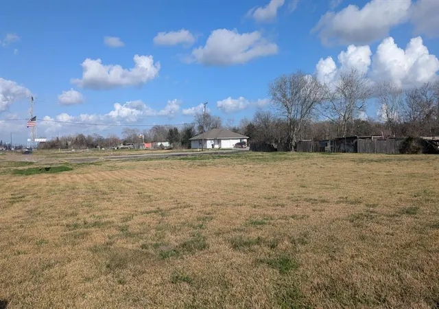 2nd image of 440 365 Hwy, Port Arthur, TX 77640 | MLS# 73318894