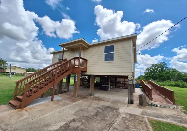 50th image of 304 Bayside Dr, Anahuac, TX 77514 | MLS# 21883809