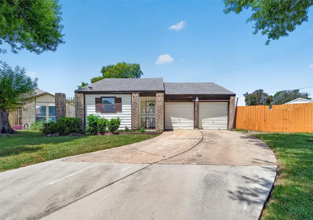 Photo 1 of Single family home for sale at 11626 Bexley Dr, Houston, TX 77099 | MLS# 55649498 | Listing updated on 2026-08-27