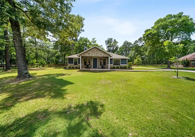 2nd image of 11414 Oak Springs Dr, Willis, TX 77378 | MLS# 37031736