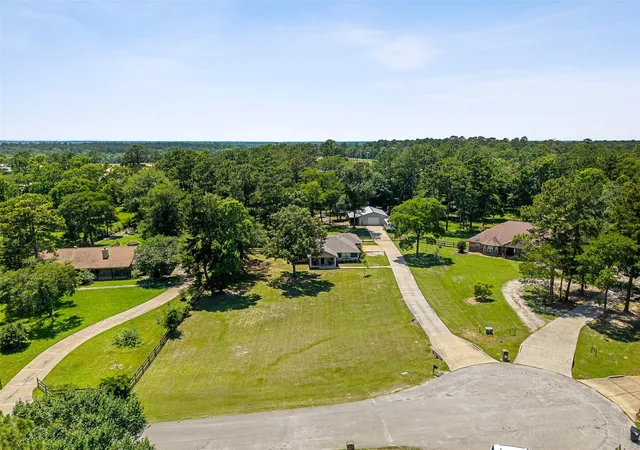 Photo 3 of Single family home for sale at 11414 Oak Springs Dr, Willis, TX 77378 | MLS# 37031736 | Listing updated on 2026-08-17