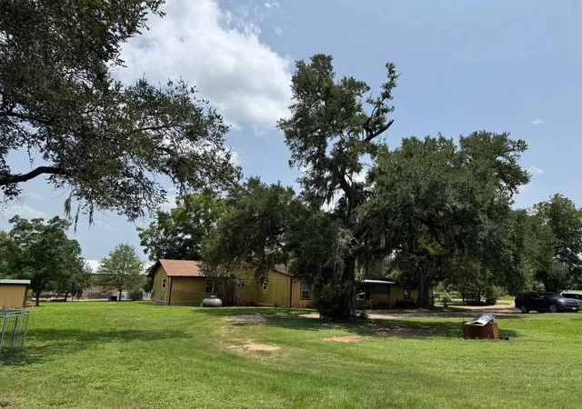Homes for sale in Round Top, TX | 220 Bybee Rd, Round Top, TX 78954 | MLS# 76970918