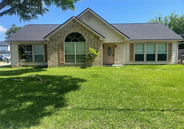 1st image of 134 Bay Shore Ave St, La Porte, TX 77571 | MLS# 10462364