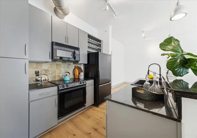 2nd image of 1901 Post Oak Blvd #2203, Houston, TX 77056 | MLS# 31102304