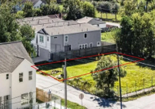 Photo 3 of Land for sale at 2021 Harlem St, Houston, TX 77020 | MLS# 35379556 | Listing updated on 2026-05-07