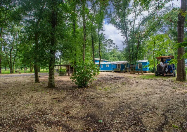 2nd image of 321 Oak Forest Dr, Shepherd, TX 77371 | MLS# 39585975