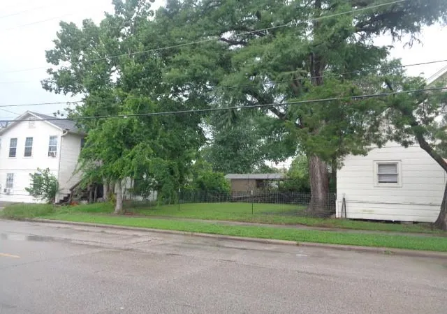 17th image of 3230 Ohio St, Baytown, TX 77520 | MLS# 78693412