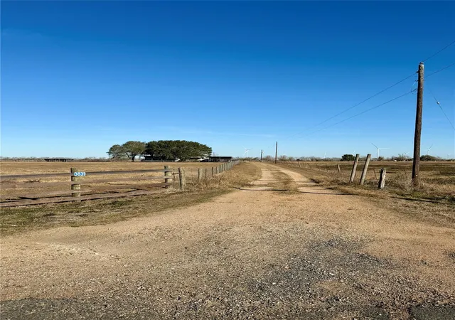 4th image of 3831 County Road 408, El Campo, TX 77437 | MLS# 14955616