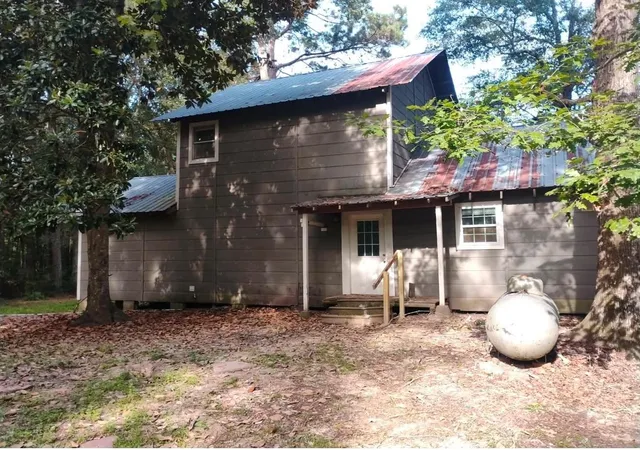 Photo 3 of Single family home for sale at 2361 Eastwood Dr, Saratoga, TX 77585 | MLS# 78541097 | Listing updated on 2026-08-27