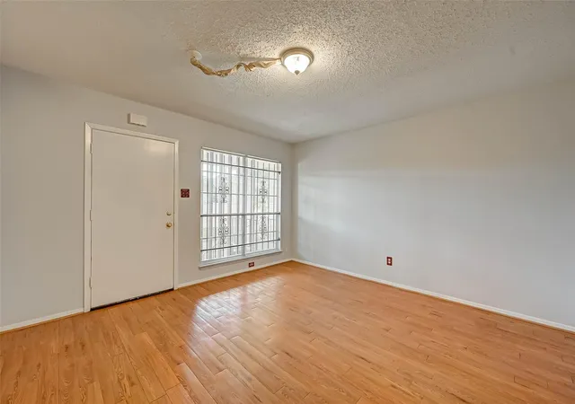 3rd image of 7714 Renwick Dr #K113, Houston, TX 77081 | MLS# 27985884