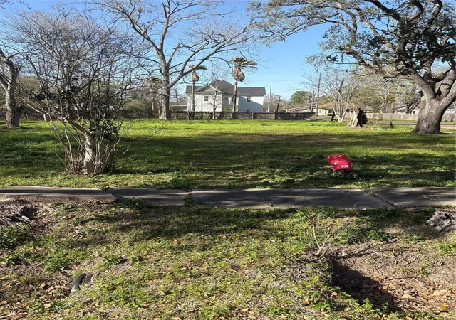 Photo 1 of Land for sale at 1110 Pipkin St, Beaumont, TX 77705 | MLS# 88100221 | Listing updated on 2026-06-30