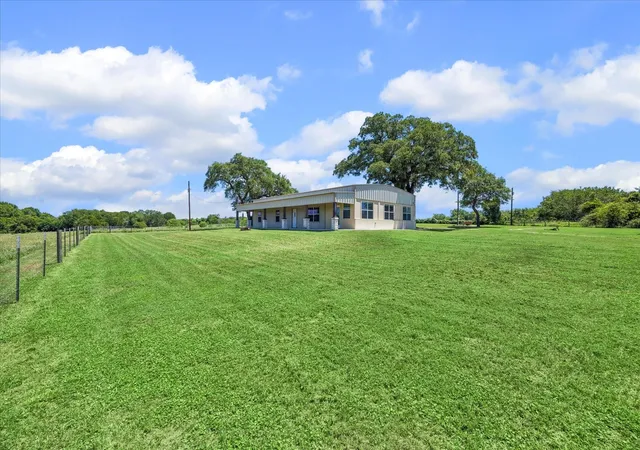 Homes for sale in Schulenburg, TX | 1601 Babylon Ln, Schulenburg, TX 78956 | MLS# 40450298