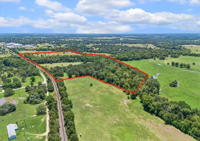 5th image of 1601 Babylon Ln, Schulenburg, TX 78956 | MLS# 40450298