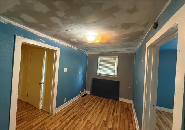 4th image of 317 3Rd St, Dickinson, TX 77539 | MLS# 2900461