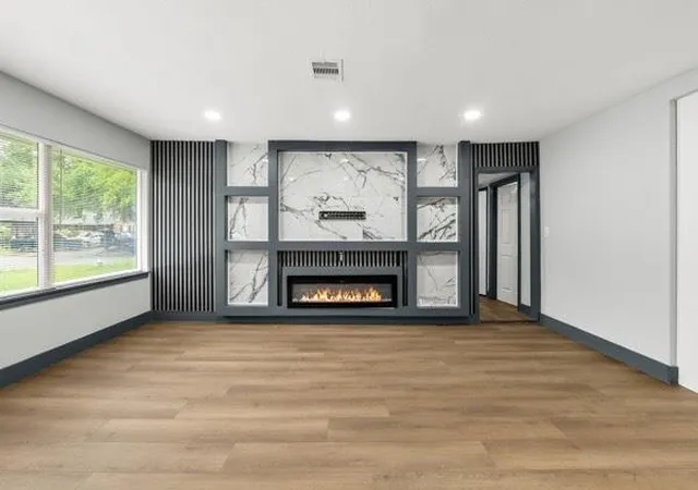 5th image of 6058 Lyndhurst Dr, Houston, TX 77033 | MLS# 89026905