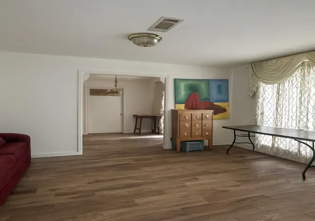 2nd image of 9722 Braesmont Dr, Houston, TX 77096 | MLS# 17827231