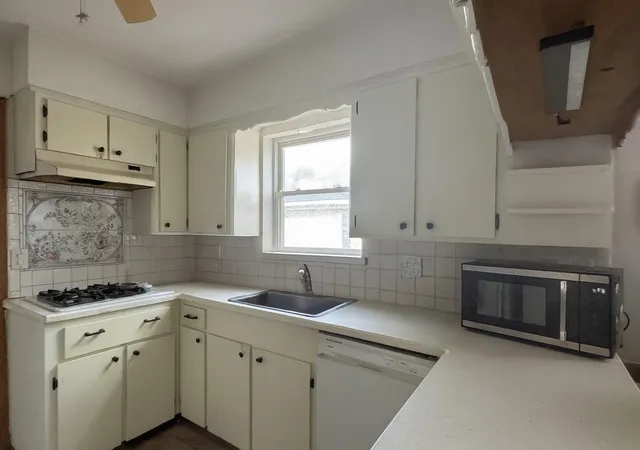 5th image of 9722 Braesmont Dr, Houston, TX 77096 | MLS# 17827231