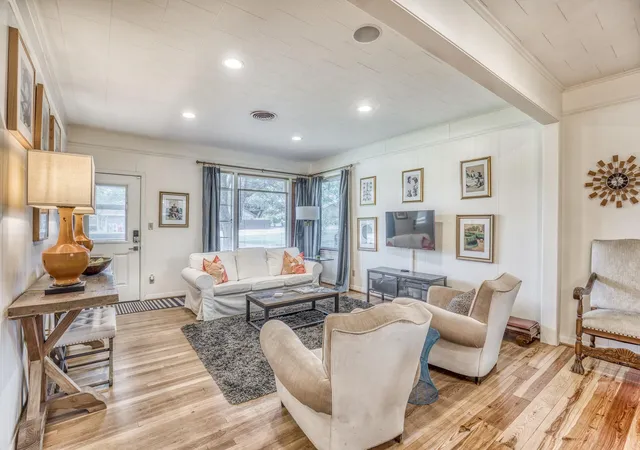 Photo 3 of Single family home for sale at 1524 Highway 159 W, Bellville, TX 77418 | MLS# 28510186 | Listing updated on 2026-09-16