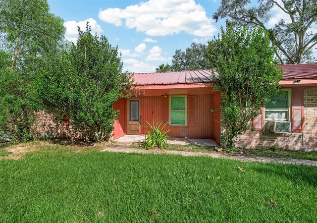 Photo 3 of Single family home for sale at 150 County Rd 2296, Cleveland, TX 77327 | MLS# 11524102 | Listing updated on 2026-07-24